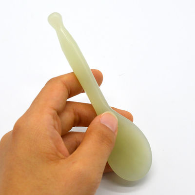 Lichaamsverzorging Xiuyan Jade Gua Sha Massage Tool Groene lepelvormige Guasha Scarping Tool voor gezondheid en welzijn