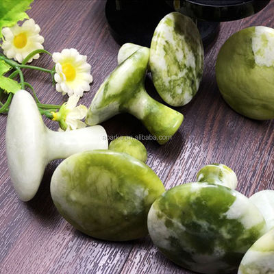 Massager eigenschappen Groene paddenstoel in de vorm van jade schrapen Gua Sha Gereedschap voor lichaamsmassage en schoonheid