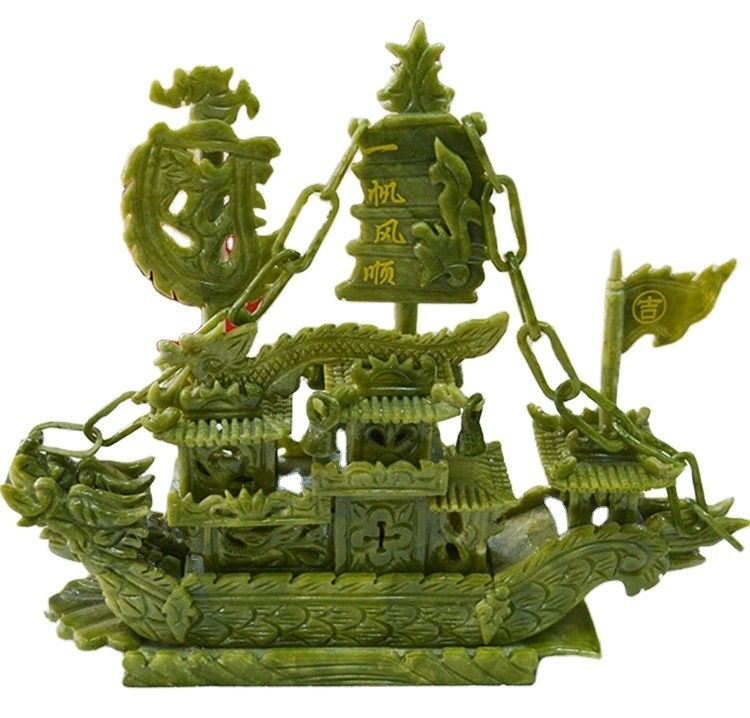 Prachtig gesneden jade boot voor huisversiering en zakelijk geschenk