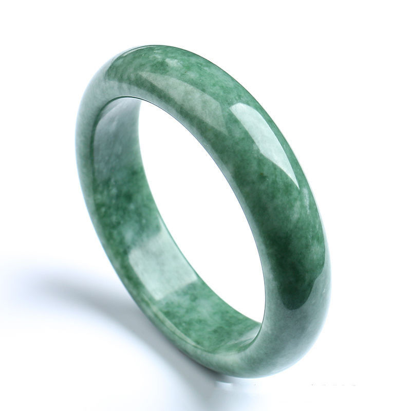 Natuurlijke donkere groene jade armband een tijdloos juweeltje voor uw collectie